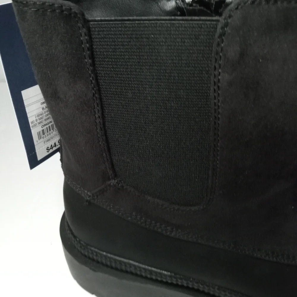 Women's Universal Thread, water repellent boot size 10 Black memory foam, .NWT